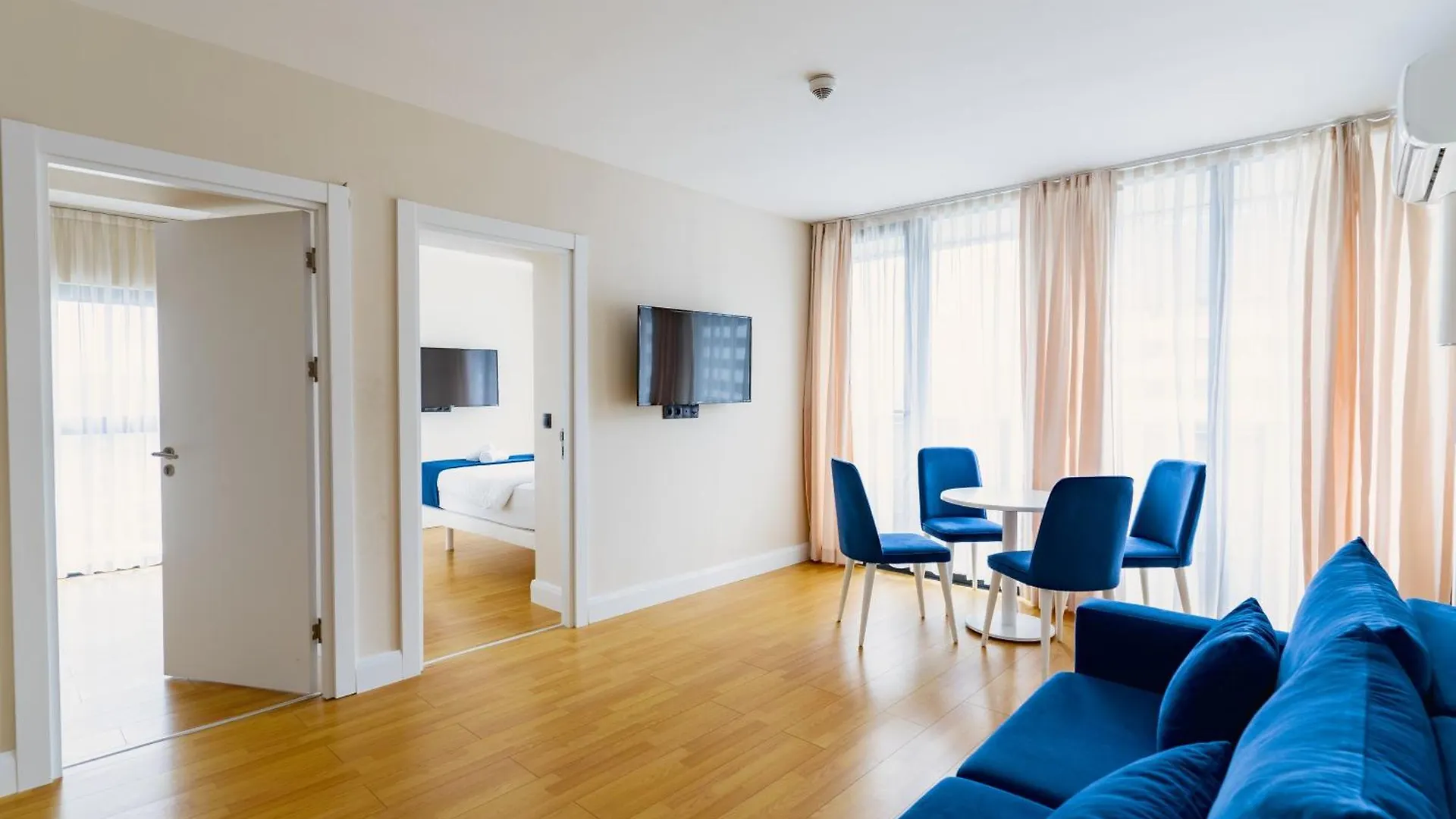 Sea View Hotel Orbi Seaside Батуми Апартаменты