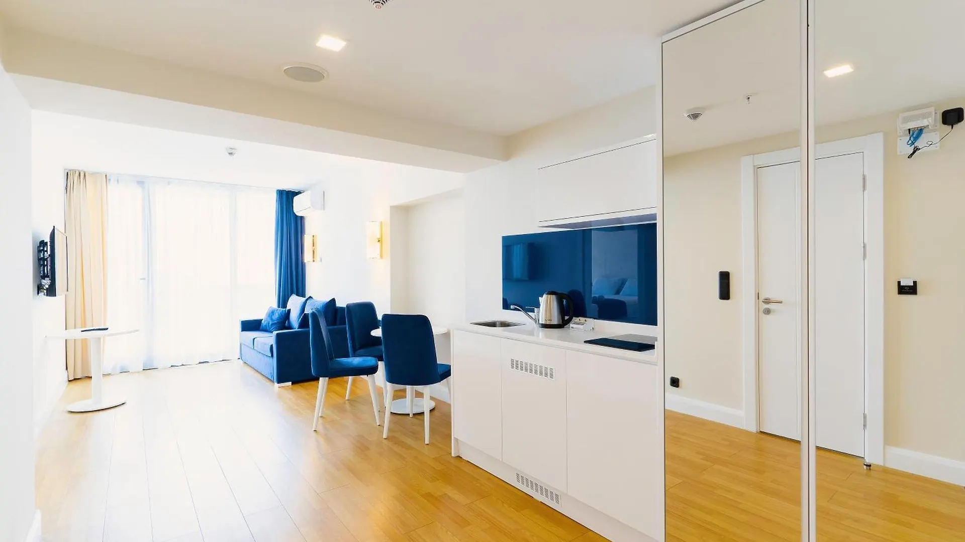 Sea View Hotel Orbi Seaside Батуми Апартаменты